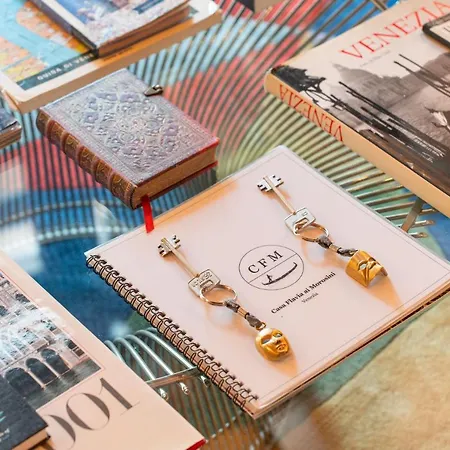 Casa Flavia Ai Morosini - Luxury With Canal View Feriehus Venedig