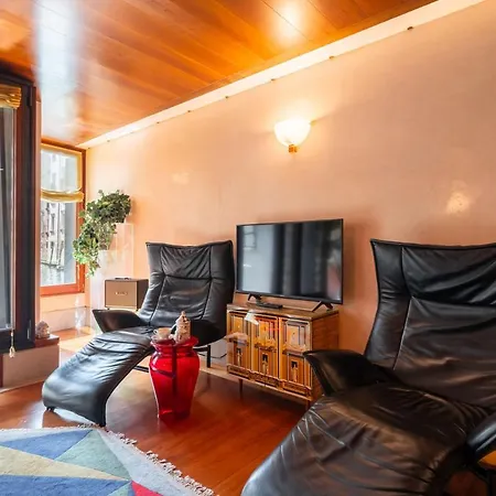 Casa Flavia Ai Morosini - Luxury With Canal View