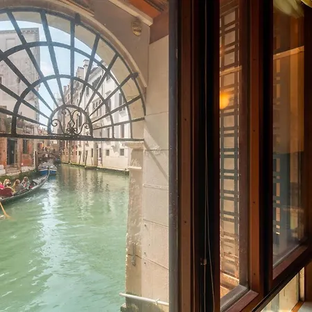 Casa Flavia Ai Morosini - Luxury With Canal View * البندقية