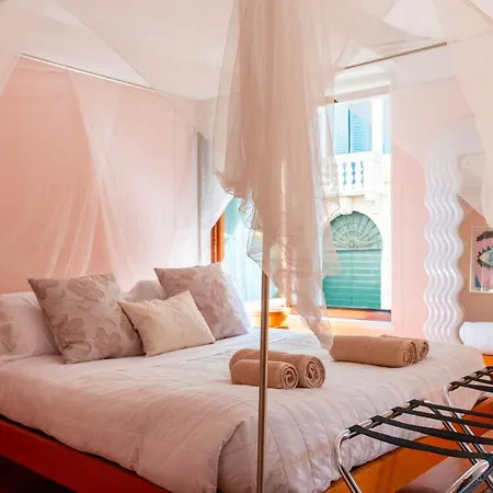 Feriehus Casa Flavia Ai Morosini - Luxury With Canal View Venedig
