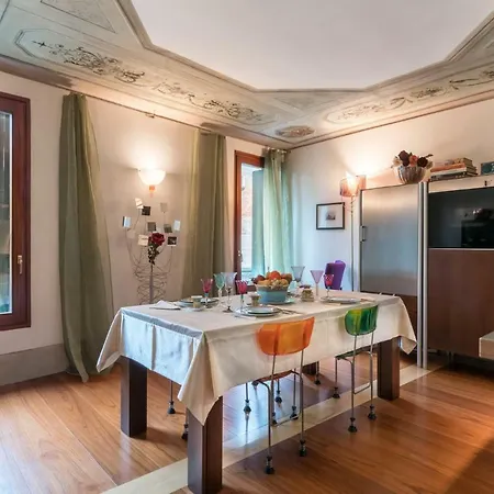 Casa Flavia Ai Morosini - Luxury With Canal View Feriehus *