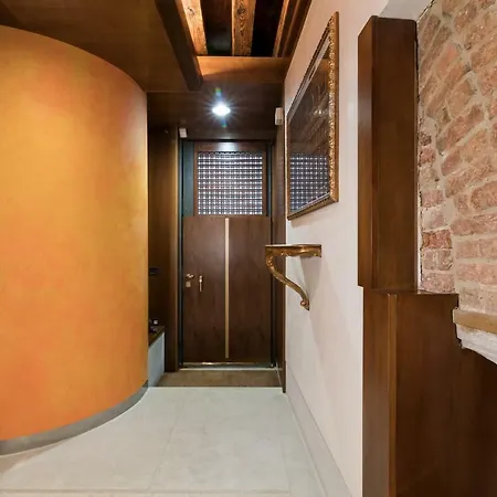 بيت للعطل Casa Flavia Ai Morosini - Luxury With Canal View البندقية