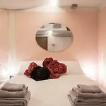 Semesterbostad Casa Flavia Ai Morosini - Luxury With Canal View *