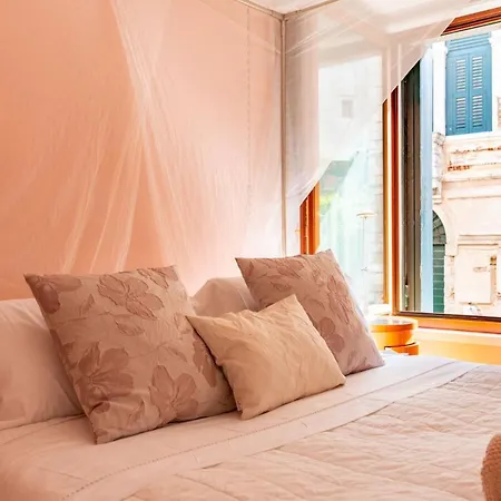 Casa Flavia Ai Morosini - Luxury With Canal View Semesterbostad *