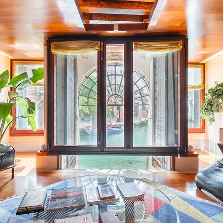 Semesterbostad Casa Flavia Ai Morosini - Luxury With Canal View Venedig