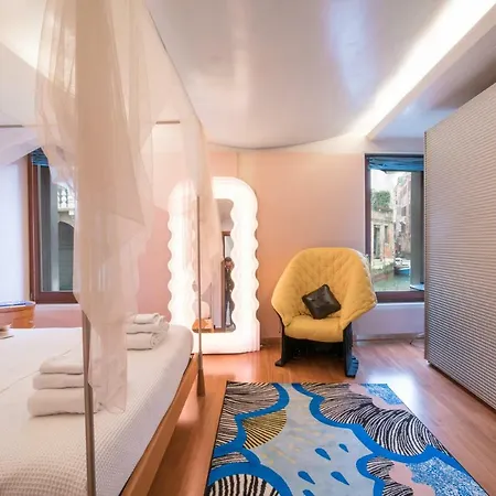 Casa de Férias Casa Flavia Ai Morosini - Luxury With Canal View *