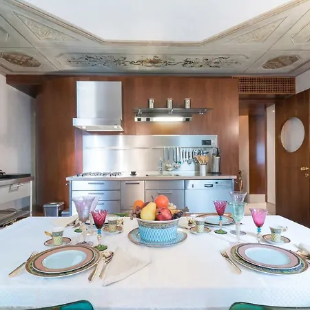 Casa de Férias Casa Flavia Ai Morosini - Luxury With Canal View