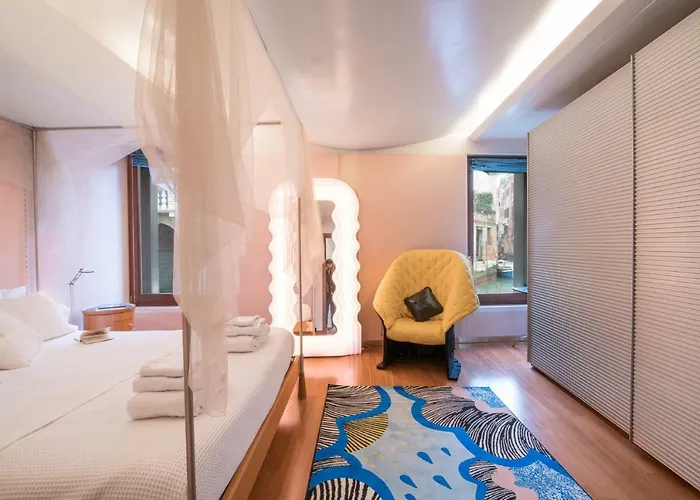 Ferienhaus Casa Flavia Ai Morosini - Luxury With Canal View *