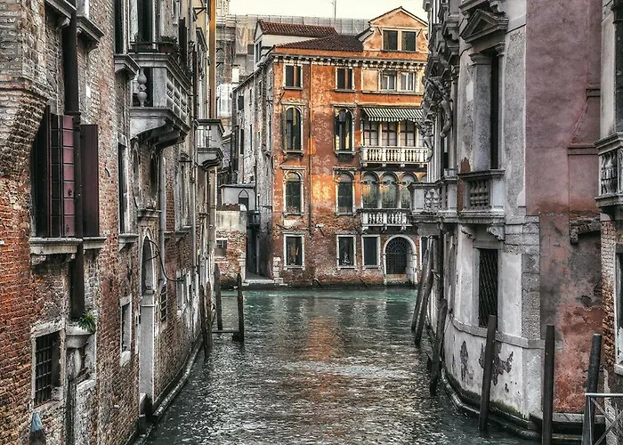 Ferienhaus Casa Flavia Ai Morosini - Luxury With Canal View *